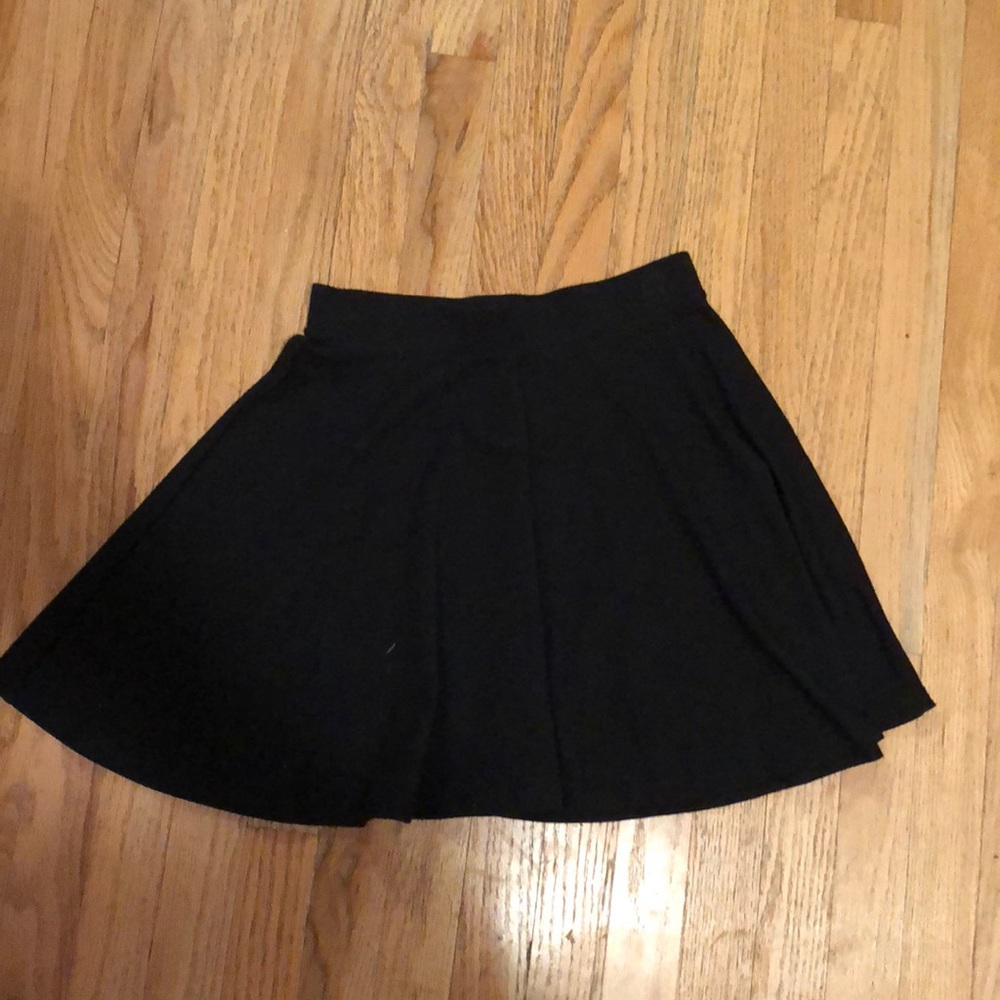 Black circle skirt SIZE MEDIUM from Kohl’s